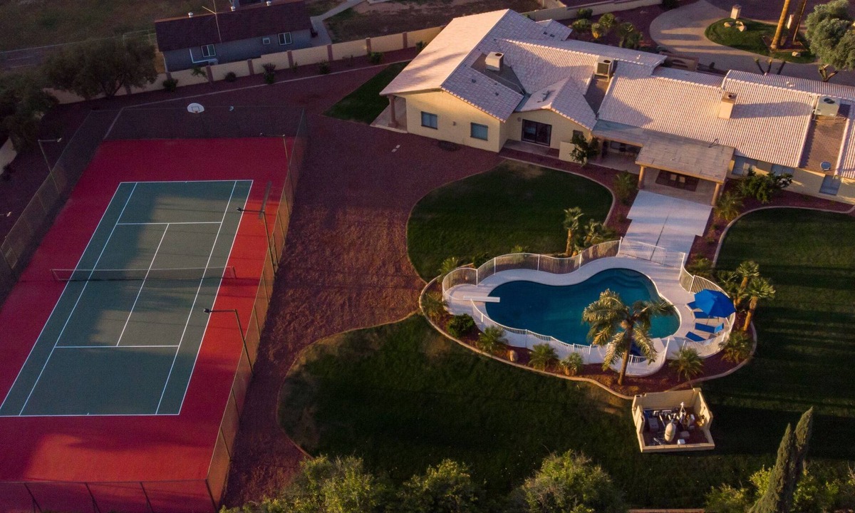 Mesa House | Massive 7 Bdrm Mesa Home w/Tennis Court and Pool
