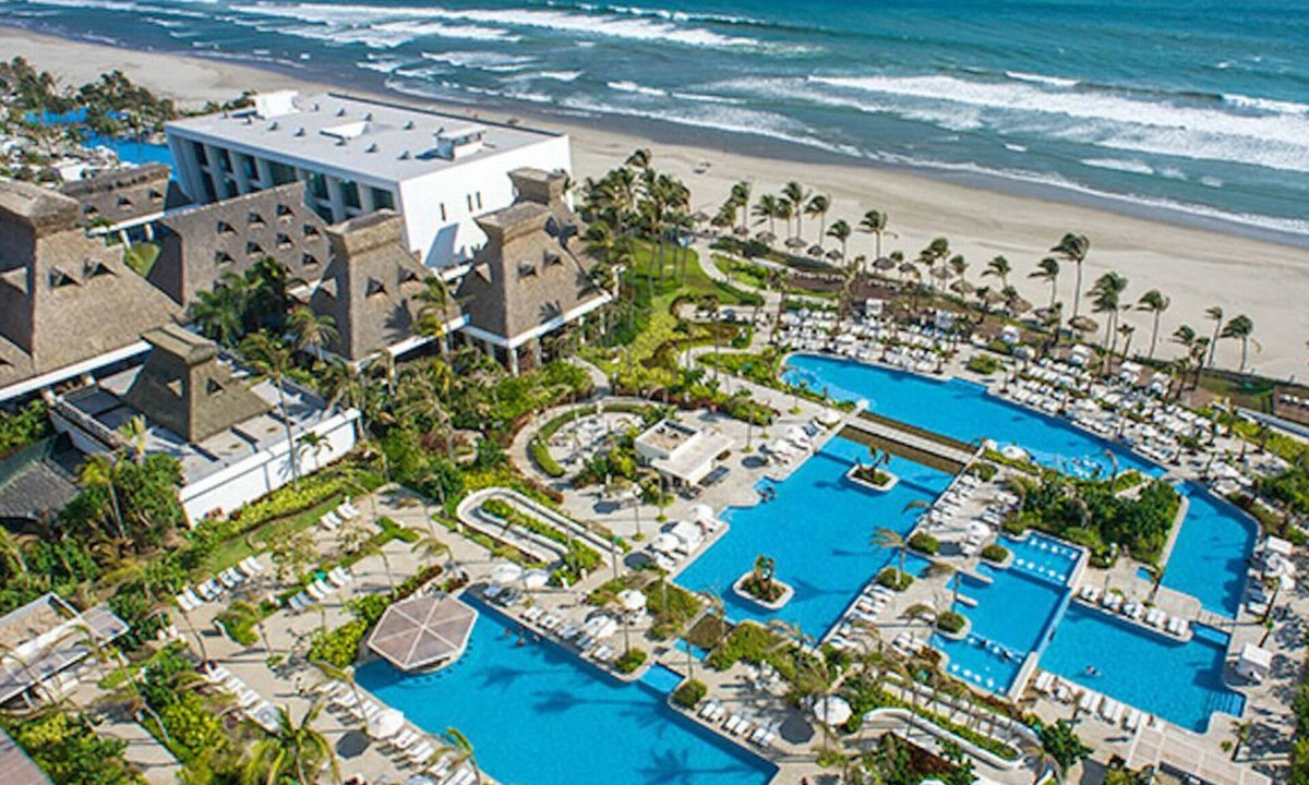 Puente del Mar Apartment | Mayan Palace, Acapulco- a beautiful studio suite