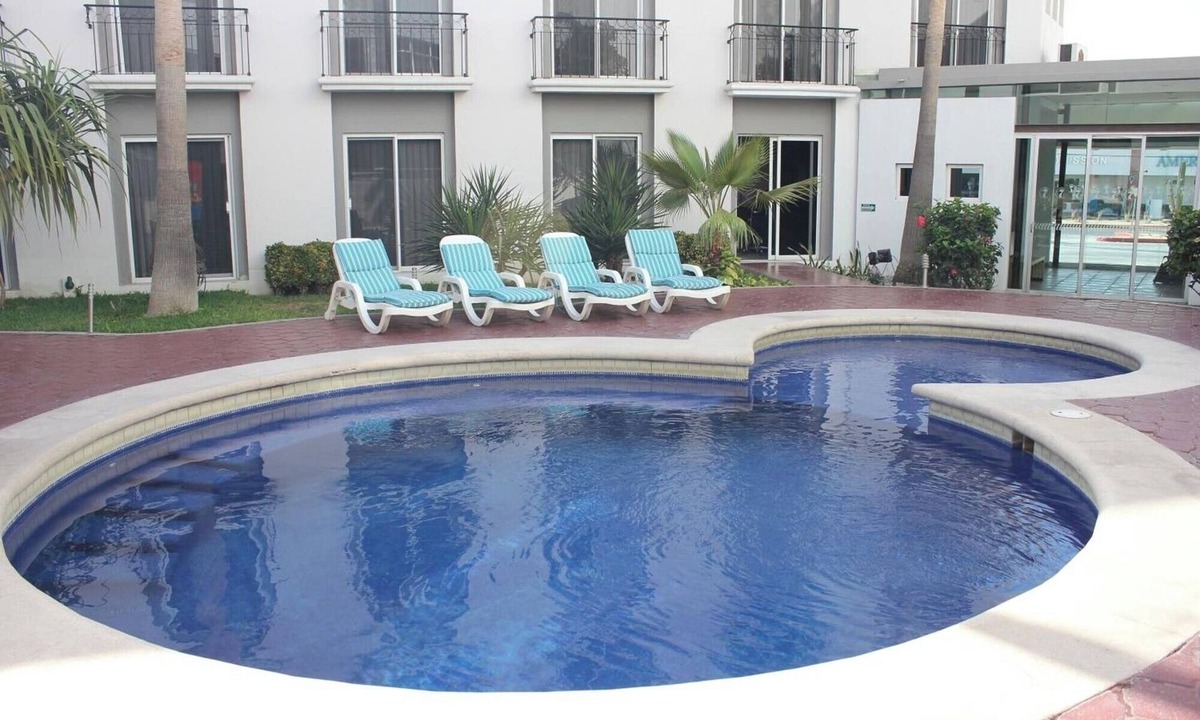 Centro Hotel | Mazatlán Beach & City Escape: Walk to Food, Fun & Culture l 3 Rooms