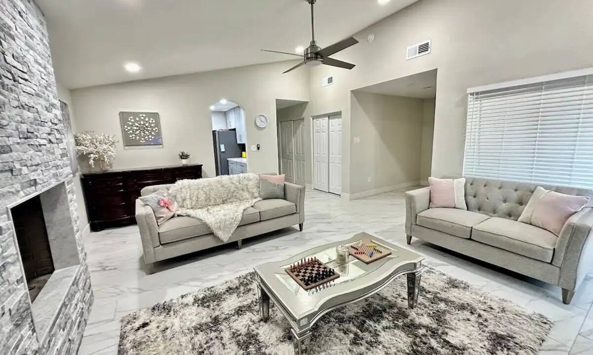 Dobson Ranch House | Mesa 4BR Home big Pool & Jacuzzinn