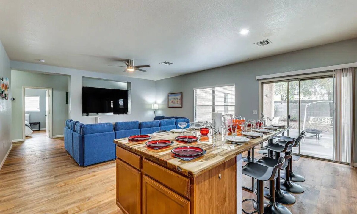 East Mesa House | Mesa Vacation Home - Sleeps 12 - Close to Golf Courses and SO MUCH MORE!