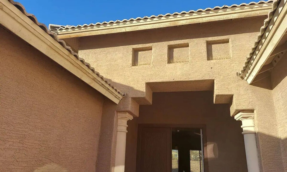 South Mountain House | Minton Street Jewel, this house exudes peace, it is so quiet and serene. Enjoy!