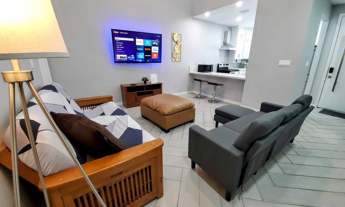 Brownsville Condo | Miramar #2 - Modern & Spacious 3BD/3BA - WiFi