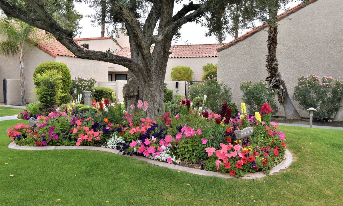 Rancho Mirage Condo | Mission Hills CC 1640 sf remodeled Tennis Villa, 3 bd w/2 masters on 17th green