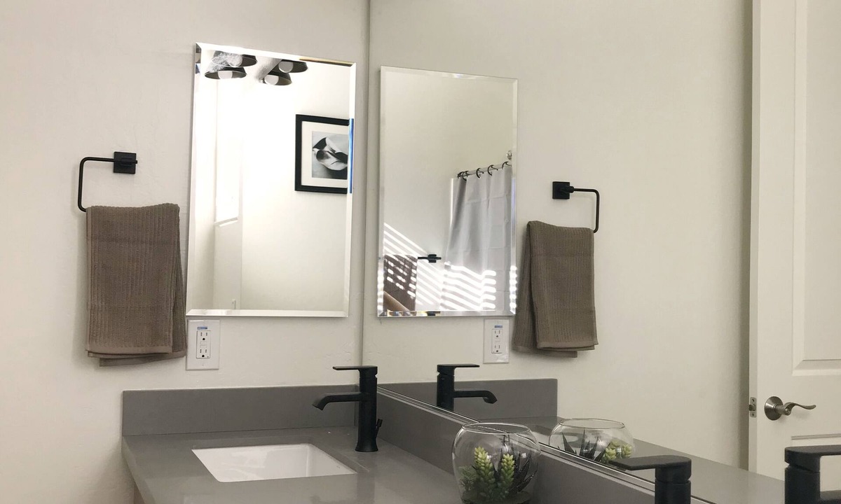 Desert Ridge West House | Modern 1-Bed Suite Near Desert Ridge, Mayo Clinic, Waste Management Open