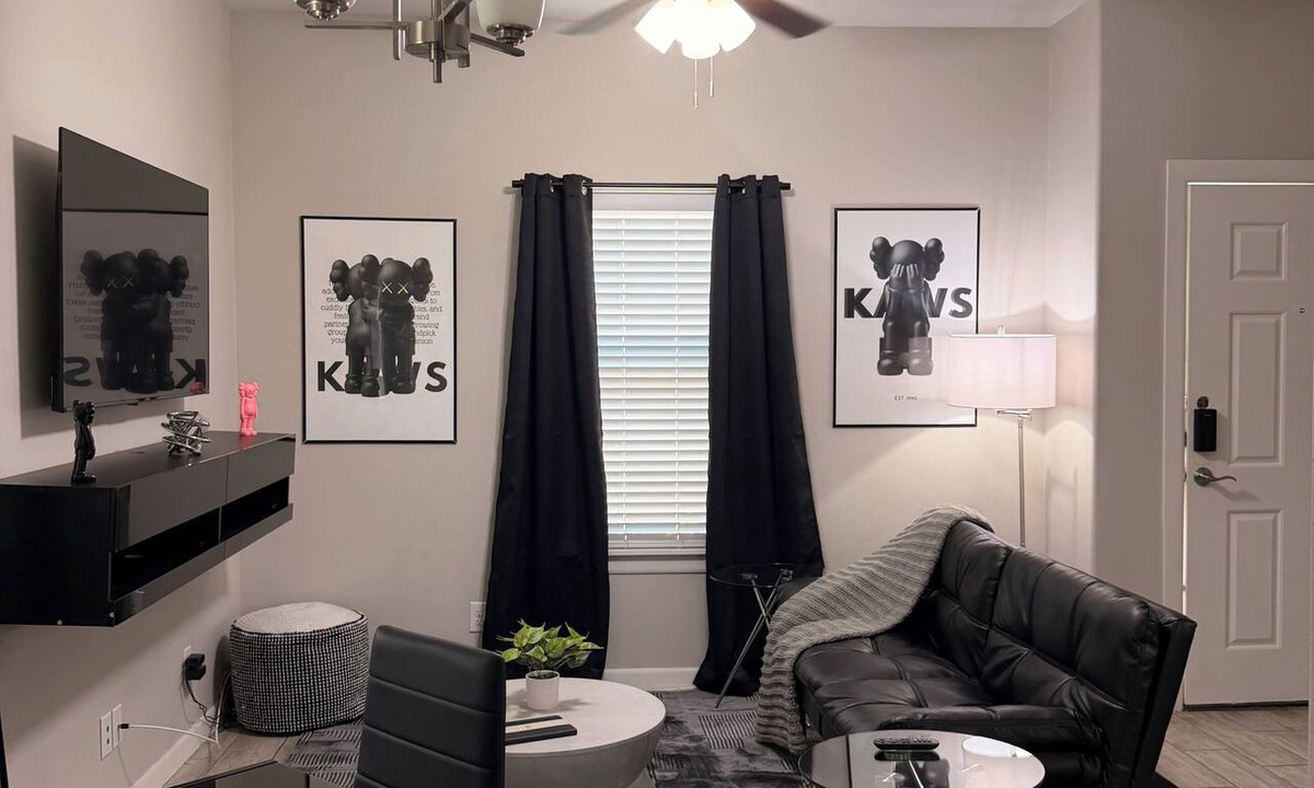 Edinburg Apartment | Modern 1-bedroom apartment with AC in charming Edinburg