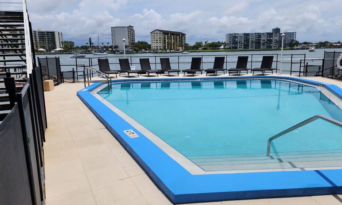 Bay Esplanade Condo | Modern 2 bedroom/2 bath Apartment 5 Minute Walk to Beach Great Views
