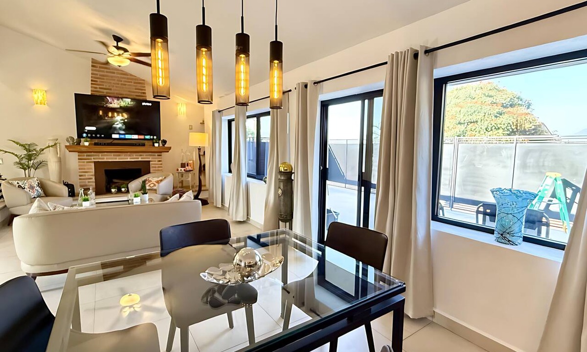 San Antonio Tlayacapan House | Modern 3-bedroom Retreat in Ajijic-walk To Everything-gym-pickleball-golf Cart