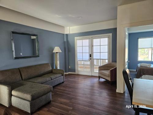 Playas de Tijuana Apartment | Modern apartment by Playas Bullring