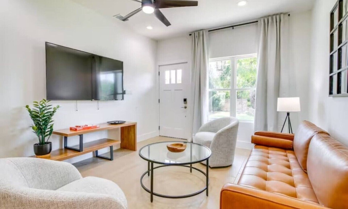 Brownsville House | Modern Brownsville Duplex Near SPI & Downtown