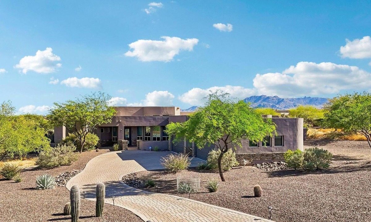 Rio Verde Foothills House | Modern desert contemporary 4 bedroom home with a large pool, spa, mountain views