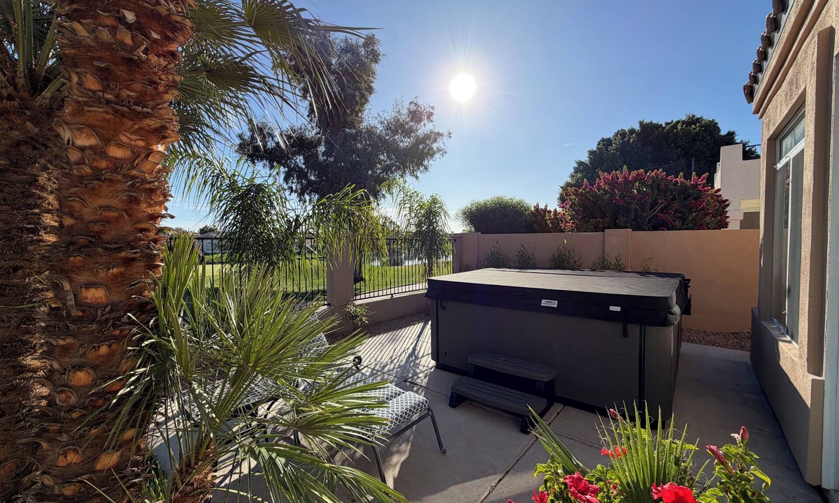 Island at Ocotillo House | Modern Golf Course/Water View House with Hot Tub - 3 Bedroom - 2 King Mattresses