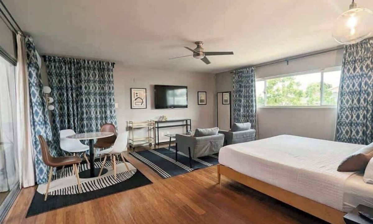 Ladera Heights Apartment | Modern Guest Villa Near LAX, LA Stadiums & Beaches