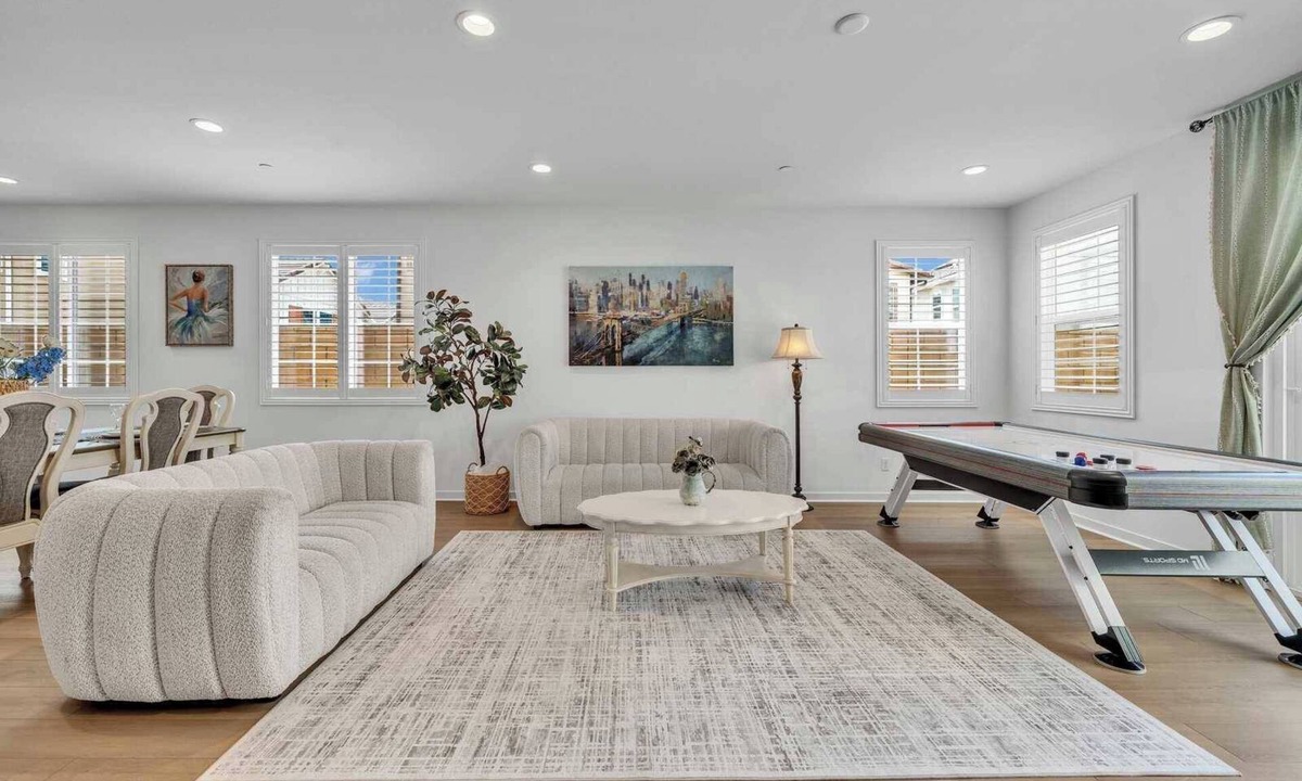 Fontana House | Modern Haven on Calla Lily Dr #42555