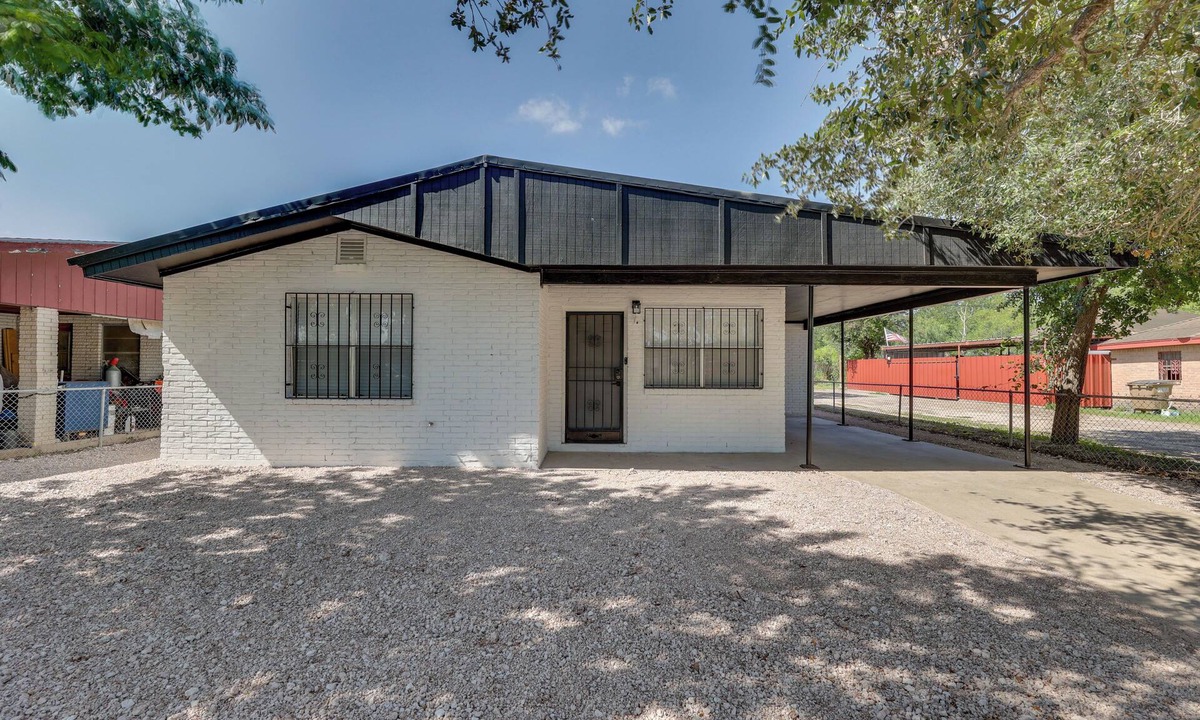 Edinburg House | Modern Home in Edinburg: Half-Mi Walk to UTRGV!