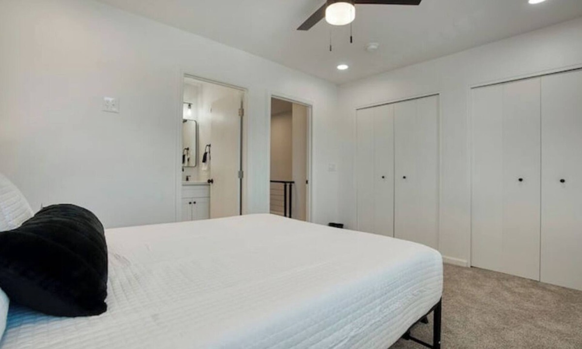 North Mountain House | Modern Industrial Container