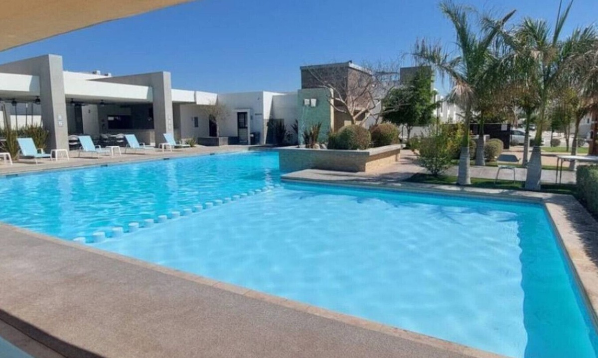 La Paz House | Modern Oasis with Pool