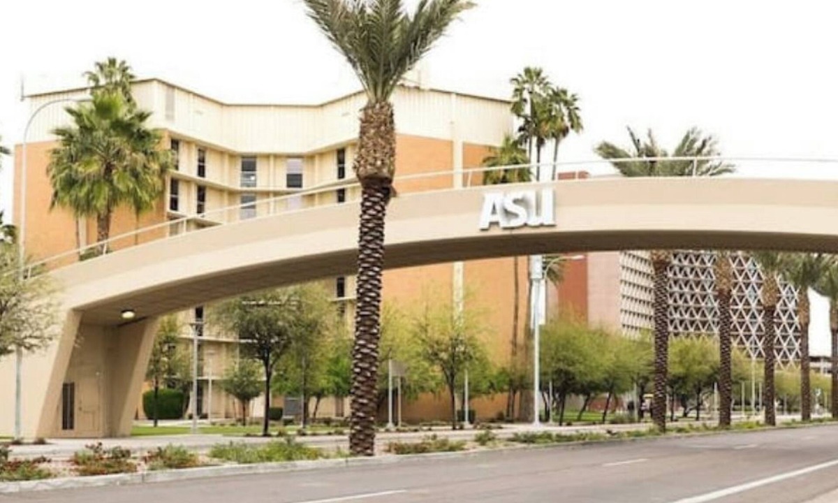 Tempe Apartment | Modern, stylish condo in Sun Devil Country