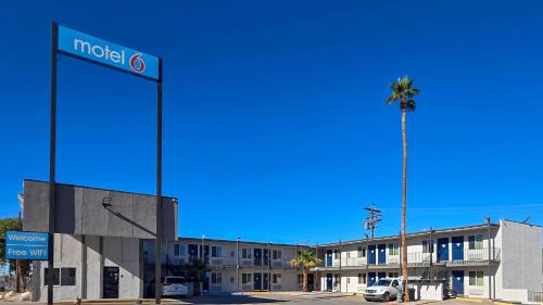 Blythe Hotel | Motel 6-Blythe, CA - South