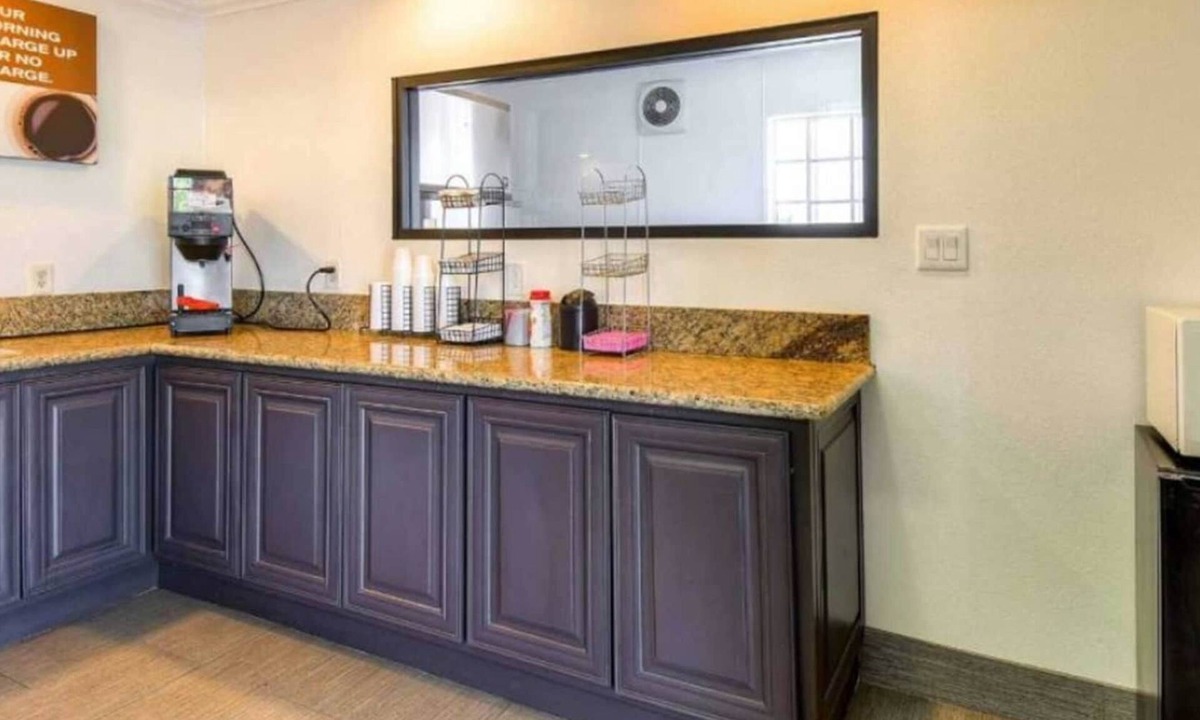 Sun City Hotel | Motel 6 Menifee, CA