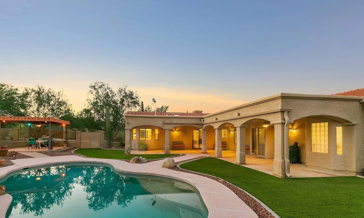 Tucson Estates House | Mountain Home Pool VIEWS Garage FUN Backyard Spacious Private Close to UofA