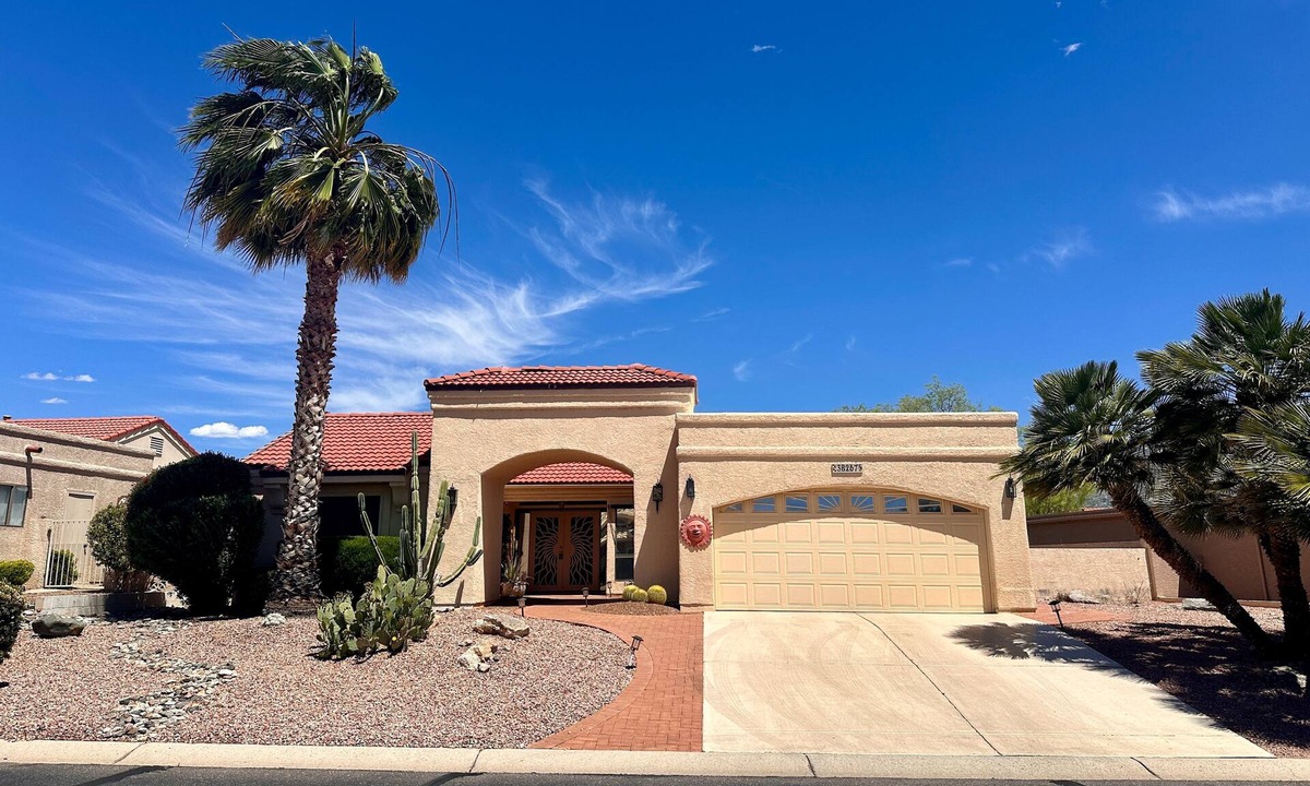 Saddlebrooke House | Mountain-view home with shaded patio, large yard, on-site golf & tennis