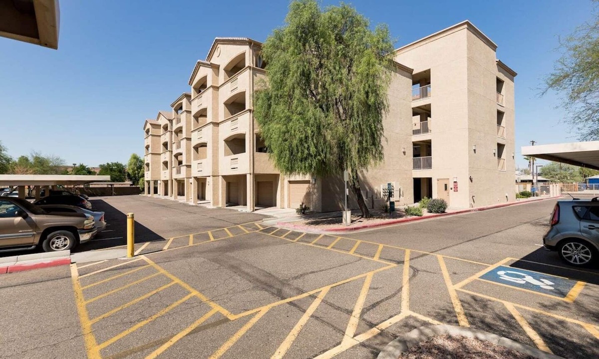 Encanto Condo | Mt Views balcony 2nd Flr MidTown Gated Pool HOT tub