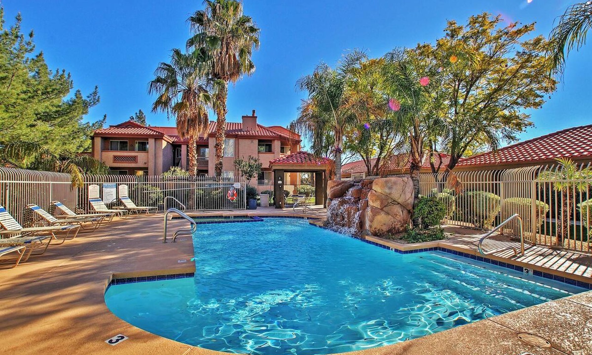 Deer Valley Condo | Near Bellair Golf Club! Phoenix Abode w/Pool