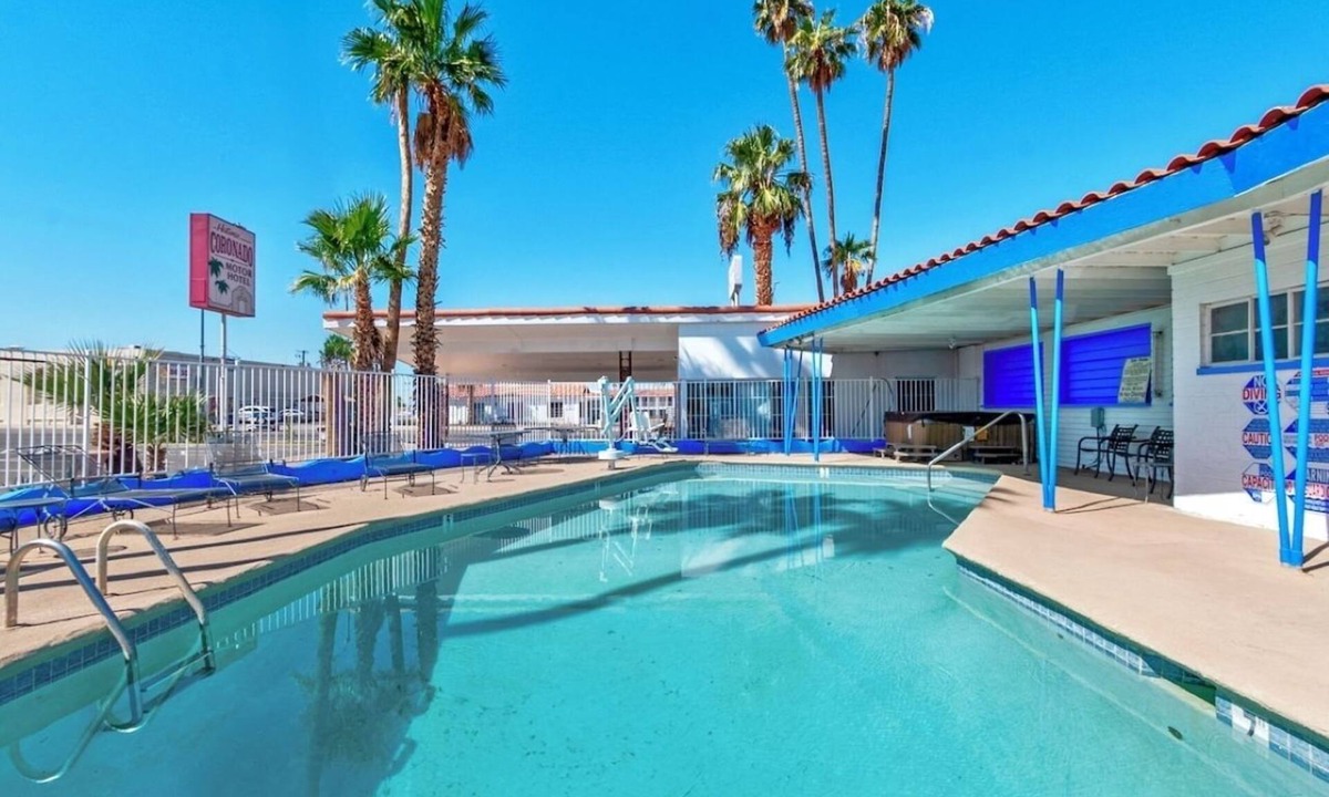 Yuma Townsite Hotel | Near Riverfront Activities | Queen Room Escape | Outdoor Pool