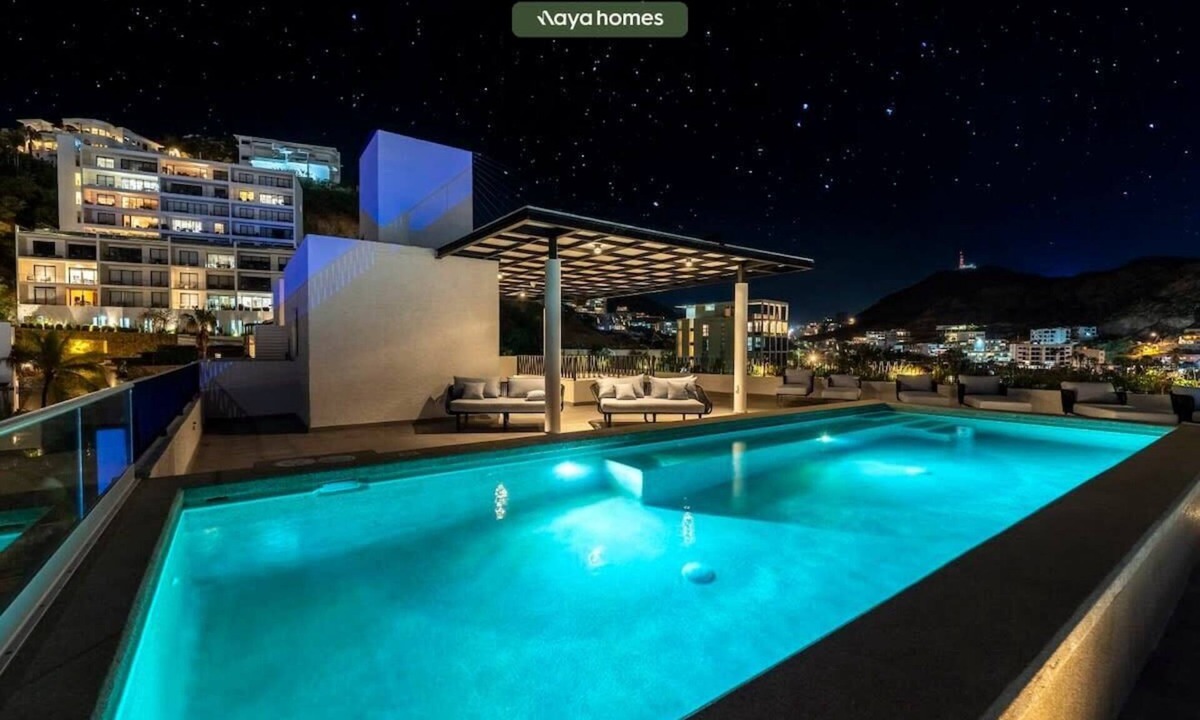 Centro Apartment | New 1BR Condo in Marina - Rooftop Pool - King Bed