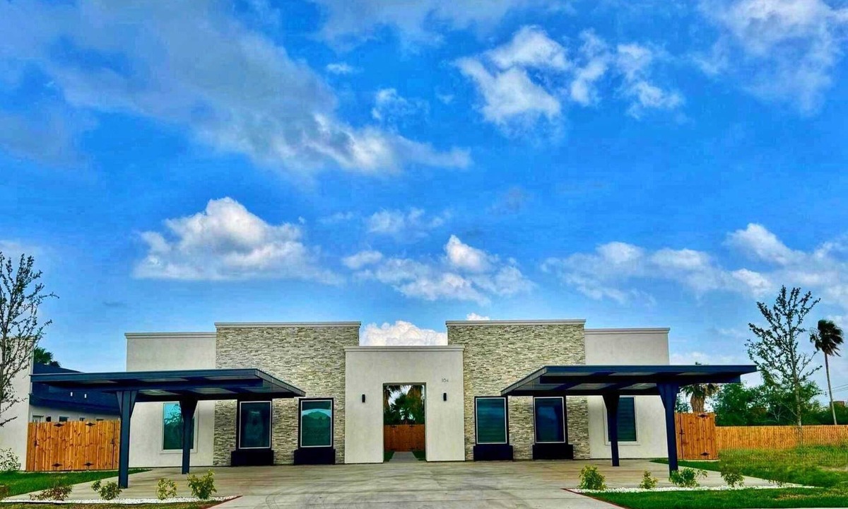 Mission Apartment | New Cozy & Spacious Apartment - Great location
