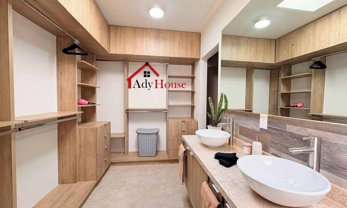 El Marques House | New, fully equipped! Full bathroom for each room.