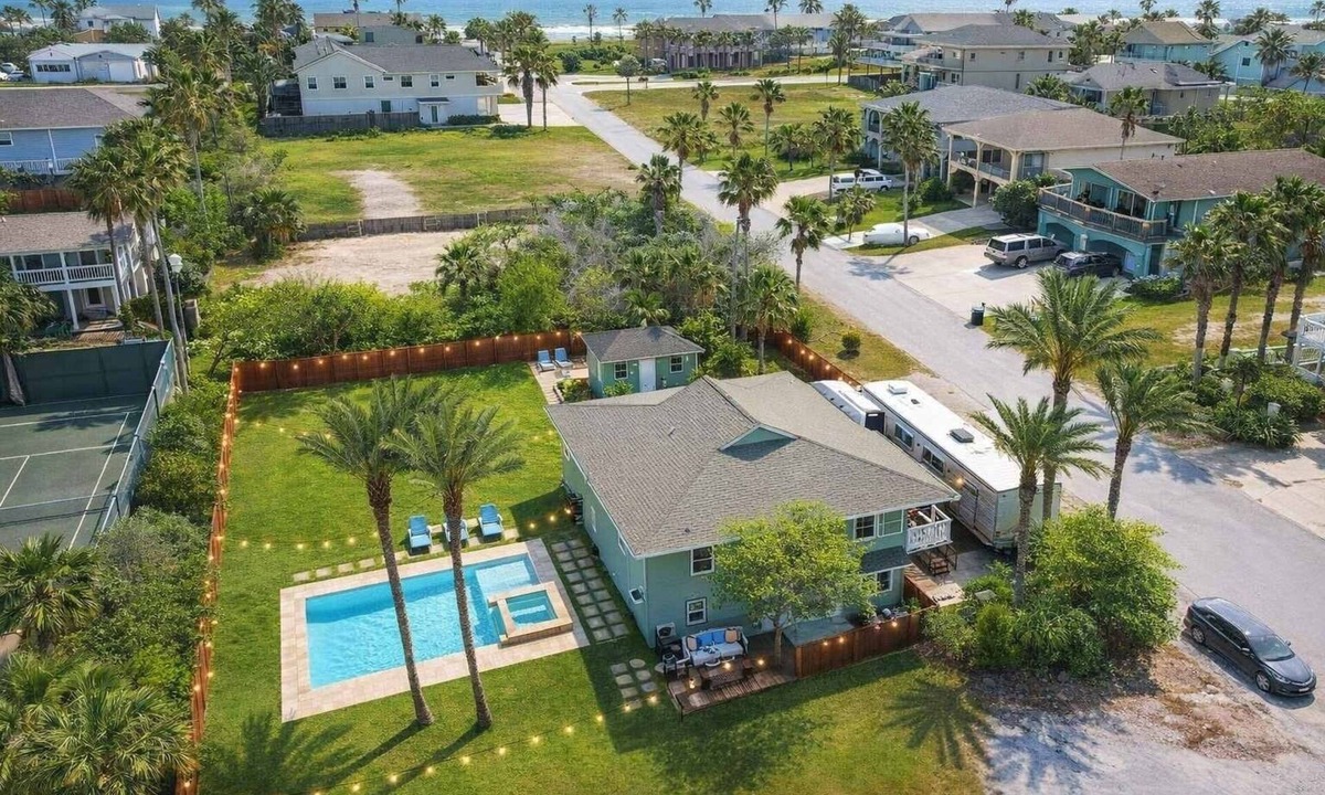 South Padre Island House | NEW! * Large Home Near Bay to Fish * New Pool