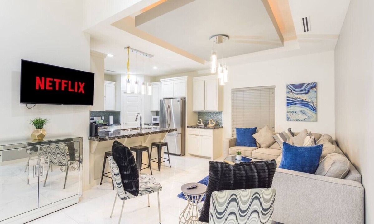 McAllen Villa | 🎄New Luxury Family Friendly Downtown Modern Home🏡