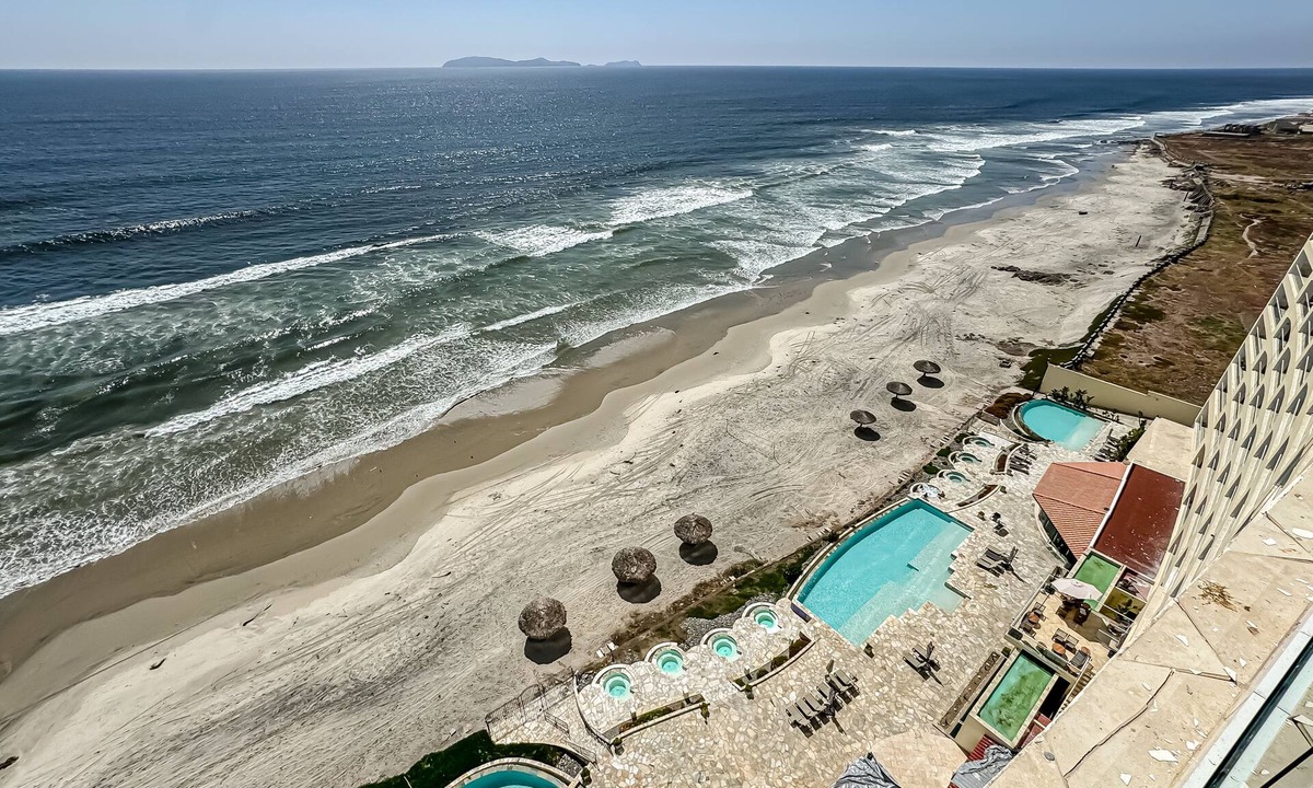 Rosarito Condo | NewLuxurious-Beachfront-MarYSolCondo-11th-Rosarito