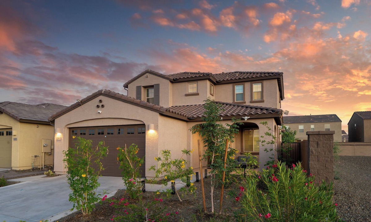 Glendale House | Next Gen Luxurious Home 4BR 3.5Bath include Separate Private Guest Suite!