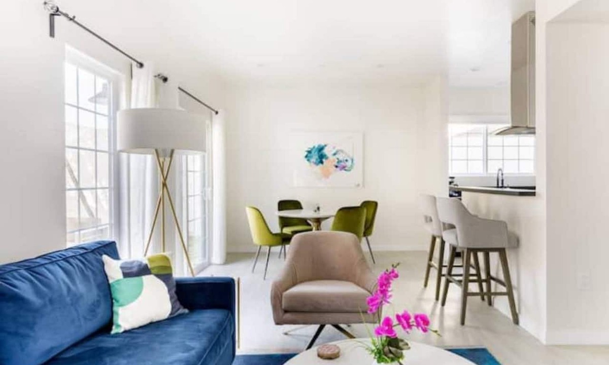 West Toluca Lake House | NoHo Toluca Lake Luxury Near Universal Studios