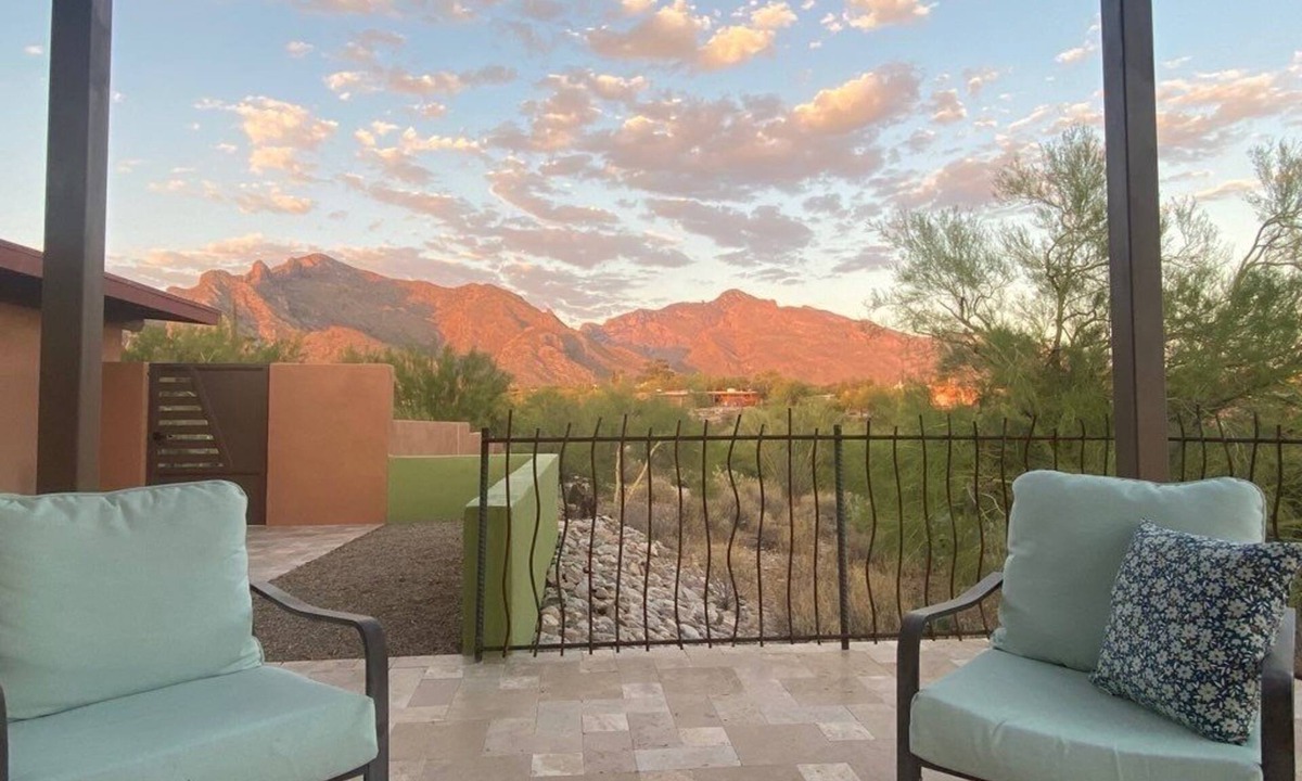 Suffolk Hills House | NW Tucson family friendly house with Catalina mountain views