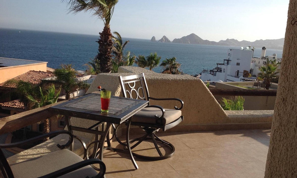 Cabo Bello Condo | Ocean & Arch View Penthouse With A 2 Min Walk To The Beach