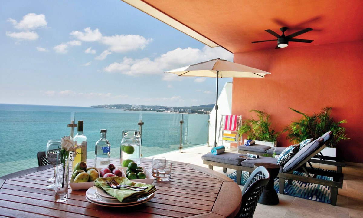 Bucerias Condo | Ocean Front 2 Bedroom with Pool & Ocean Views