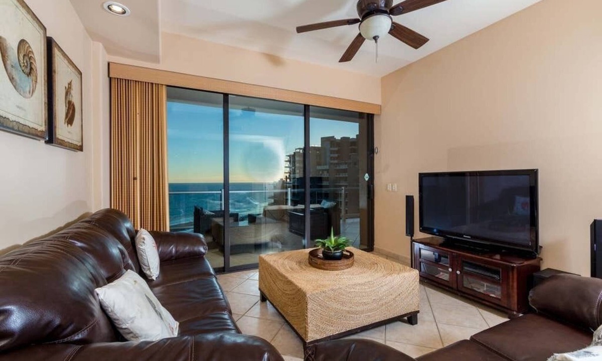 Puerto Penasco Resort | Oceanfront 10th Floor Suite with Sunset Views, King in Master, and Resort Pools