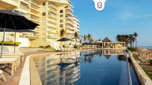 Puente del Mar Apartment | Oceanfront Apartment in Acapulco, 4 Bedrooms