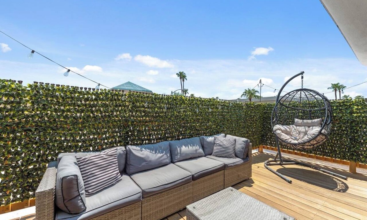 Brown and Stetson Business Condo | Old Town Chic, a stylish condo in the best location