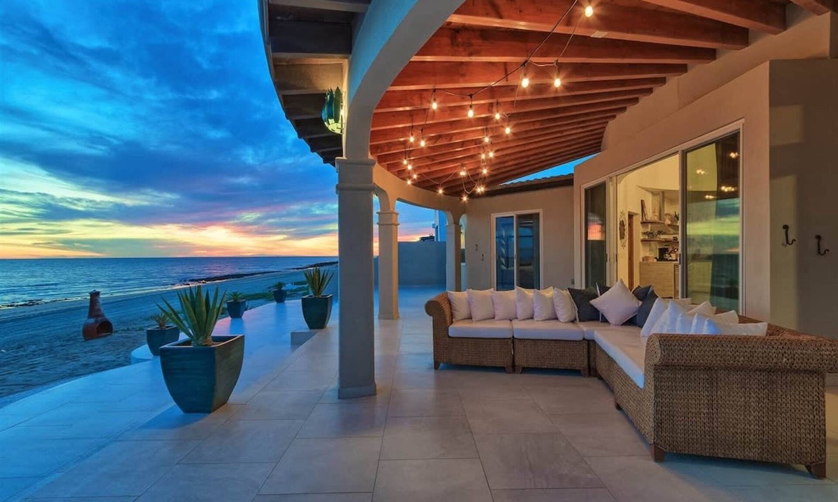 Las Conchas House | One of a Kind Beachfront Home Estrella del Mar