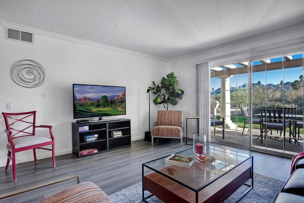 Palm Springs Apartment | Our Mesquite-Refreshed 1st floor nature preserve & mtn view condo!