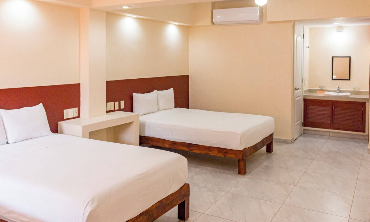 Centro Hotel | OYO Hotel La Playa