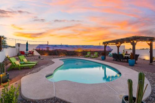 Tucson House | Panoramic Mountain Views Heated Pool 2 Kitchens Villa