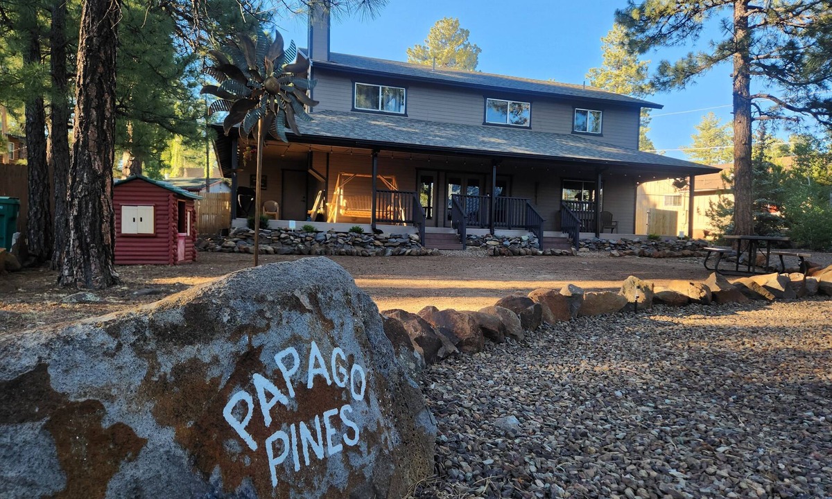 Munds Park House | Papago Pines - 5 bedrooms, EACH WITH ATTACHED EN SUITE BATHROOM & Smart TV