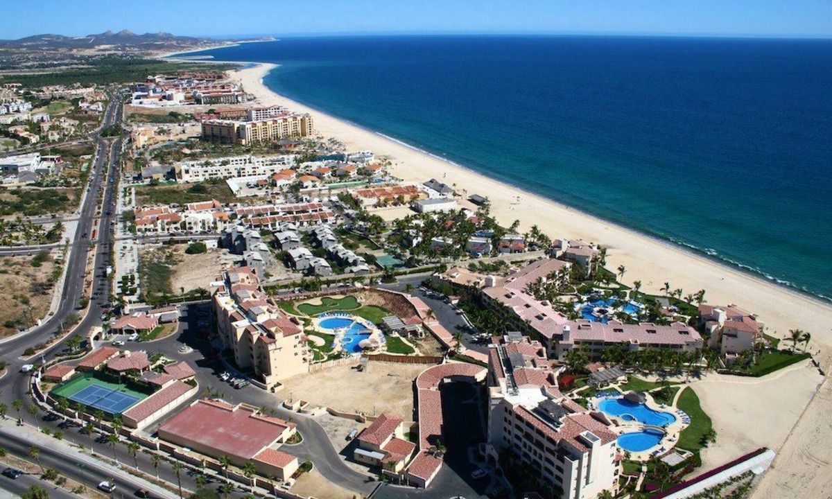 San Jose del Cabo Condo | Paradise Awaits: Beachfront, 2 Master Suites in San José del Cabo