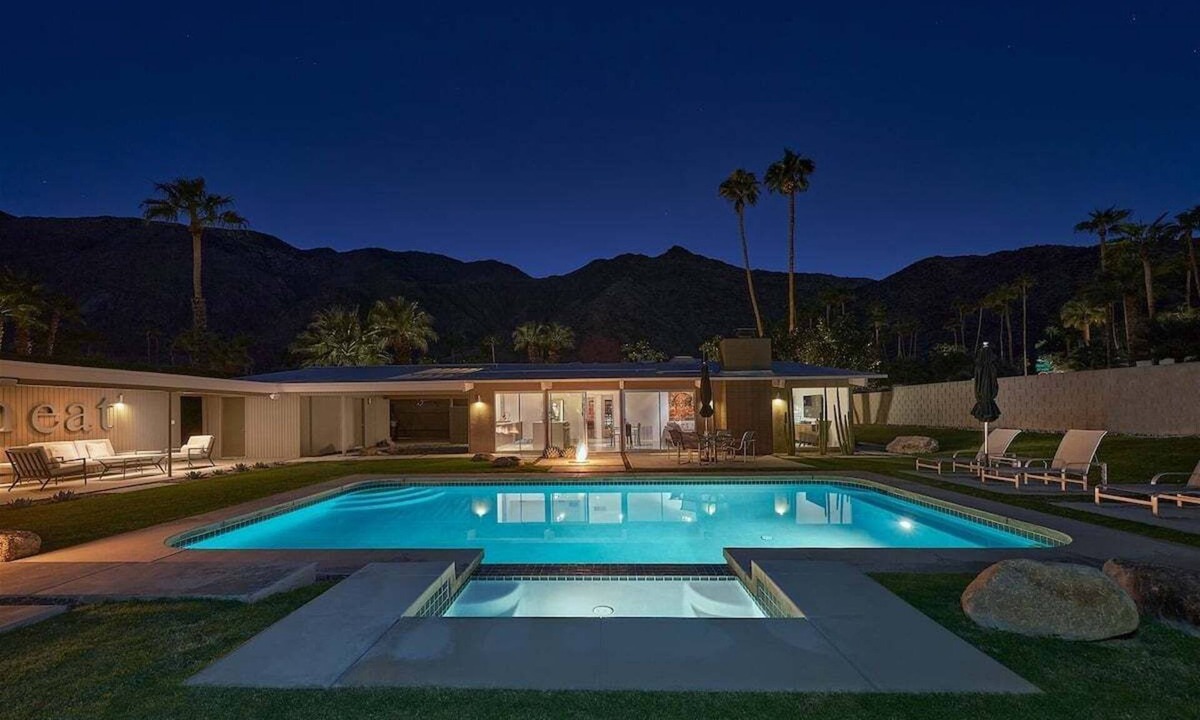 Vista Las Palmas House | Paradise Las Palmas - Mid-Century Luxury: Iconic Alexander Home with Stunning Views